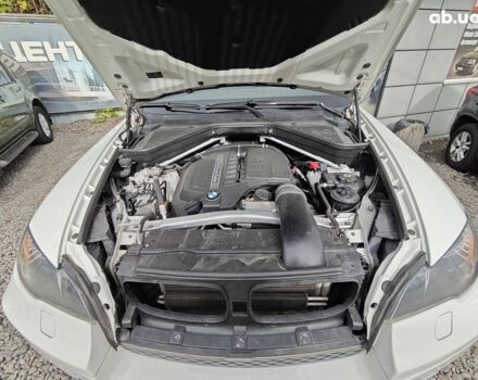 Белый БМВ Х6, объемом двигателя 3 л и пробегом 152 тыс. км за 16000 $, фото 17 на Automoto.ua