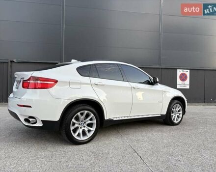 Белый БМВ Х6, объемом двигателя 3 л и пробегом 245 тыс. км за 15650 $, фото 21 на Automoto.ua