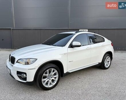 Белый БМВ Х6, объемом двигателя 3 л и пробегом 245 тыс. км за 15650 $, фото 12 на Automoto.ua