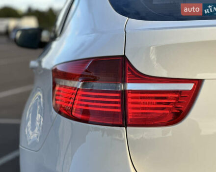 Белый БМВ Х6, объемом двигателя 3 л и пробегом 320 тыс. км за 18850 $, фото 17 на Automoto.ua
