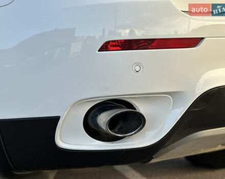 Белый БМВ Х6, объемом двигателя 3 л и пробегом 320 тыс. км за 18850 $, фото 15 на Automoto.ua