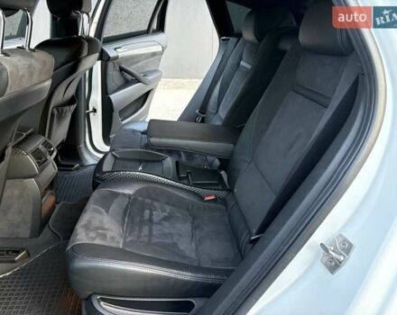 Белый БМВ Х6, объемом двигателя 3 л и пробегом 245 тыс. км за 15650 $, фото 44 на Automoto.ua