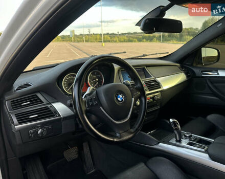 Белый БМВ Х6, объемом двигателя 3 л и пробегом 320 тыс. км за 18850 $, фото 32 на Automoto.ua