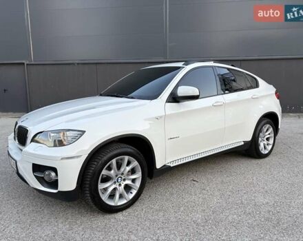 Белый БМВ Х6, объемом двигателя 3 л и пробегом 245 тыс. км за 15650 $, фото 57 на Automoto.ua