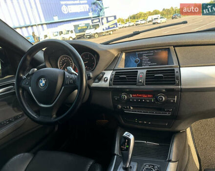 Белый БМВ Х6, объемом двигателя 3 л и пробегом 320 тыс. км за 18850 $, фото 27 на Automoto.ua
