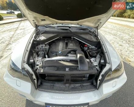 Белый БМВ Х6, объемом двигателя 3 л и пробегом 86 тыс. км за 19999 $, фото 83 на Automoto.ua