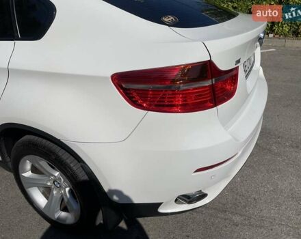 Белый БМВ Х6, объемом двигателя 3 л и пробегом 86 тыс. км за 19999 $, фото 16 на Automoto.ua