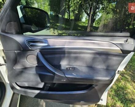 Белый БМВ Х6, объемом двигателя 3 л и пробегом 242 тыс. км за 20900 $, фото 17 на Automoto.ua