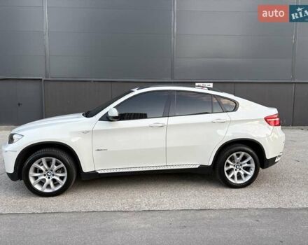 Белый БМВ Х6, объемом двигателя 3 л и пробегом 245 тыс. км за 15650 $, фото 45 на Automoto.ua