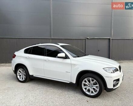 Белый БМВ Х6, объемом двигателя 3 л и пробегом 245 тыс. км за 15650 $, фото 29 на Automoto.ua
