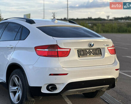 Белый БМВ Х6, объемом двигателя 3 л и пробегом 320 тыс. км за 18850 $, фото 13 на Automoto.ua