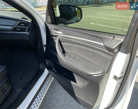Белый БМВ Х6, объемом двигателя 3 л и пробегом 86 тыс. км за 19999 $, фото 25 на Automoto.ua