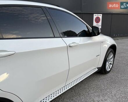 Белый БМВ Х6, объемом двигателя 3 л и пробегом 245 тыс. км за 15650 $, фото 24 на Automoto.ua