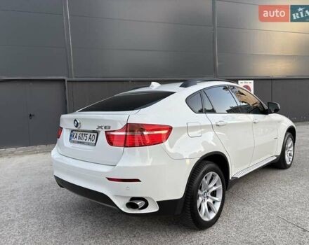 Белый БМВ Х6, объемом двигателя 3 л и пробегом 245 тыс. км за 15650 $, фото 26 на Automoto.ua