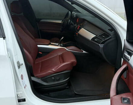 Белый БМВ Х6, объемом двигателя 3 л и пробегом 315 тыс. км за 17700 $, фото 33 на Automoto.ua