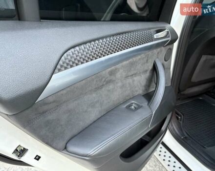 Белый БМВ Х6, объемом двигателя 3 л и пробегом 245 тыс. км за 15650 $, фото 53 на Automoto.ua