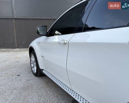 Белый БМВ Х6, объемом двигателя 3 л и пробегом 245 тыс. км за 15650 $, фото 58 на Automoto.ua
