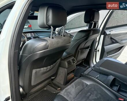 Белый БМВ Х6, объемом двигателя 3 л и пробегом 245 тыс. км за 15650 $, фото 41 на Automoto.ua