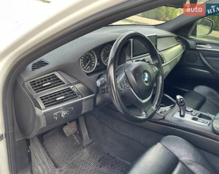 Белый БМВ Х6, объемом двигателя 3 л и пробегом 86 тыс. км за 19999 $, фото 62 на Automoto.ua