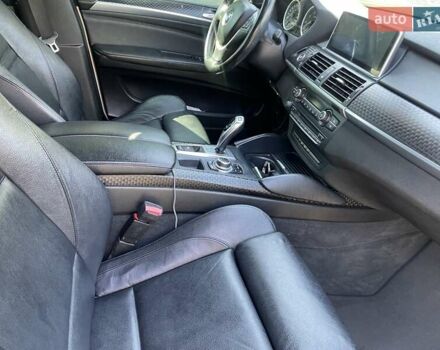 Белый БМВ Х6, объемом двигателя 3 л и пробегом 86 тыс. км за 19999 $, фото 26 на Automoto.ua