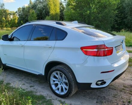 Белый БМВ Х6, объемом двигателя 3 л и пробегом 244 тыс. км за 408 $, фото 1 на Automoto.ua