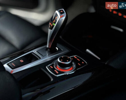 Белый БМВ Х6, объемом двигателя 3 л и пробегом 200 тыс. км за 22800 $, фото 63 на Automoto.ua