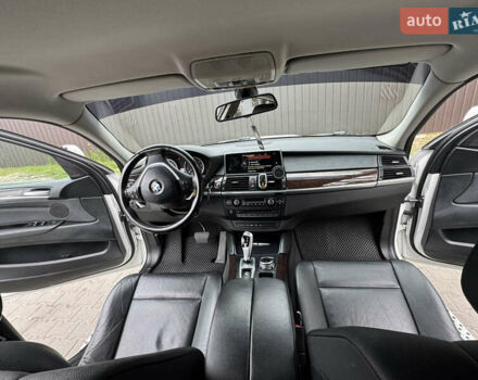 БМВ Х6 2012 в Киеве на Automoto.ua Белый БМВ Х6, объемом двигателя 2.98 л и пробегом 155 тыс. км за 17000 $, фото 32 на Automoto.ua