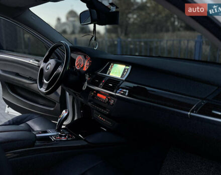 Белый БМВ Х6, объемом двигателя 3 л и пробегом 200 тыс. км за 22800 $, фото 57 на Automoto.ua