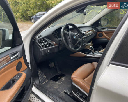 Білий БМВ Х6, об'ємом двигуна 3 л та пробігом 283 тис. км за 8999 $, фото 11 на Automoto.ua