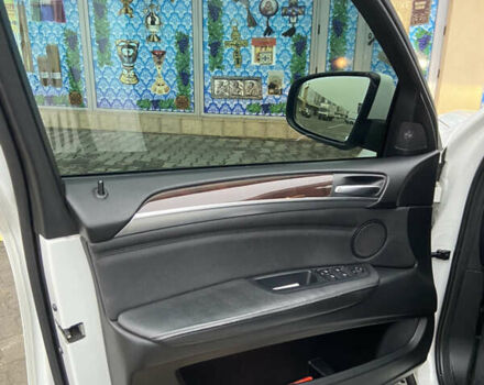 Белый БМВ Х6, объемом двигателя 3 л и пробегом 170 тыс. км за 26500 $, фото 12 на Automoto.ua