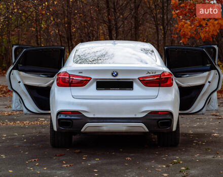 Белый БМВ Х6, объемом двигателя 4.39 л и пробегом 135 тыс. км за 42300 $, фото 3 на Automoto.ua