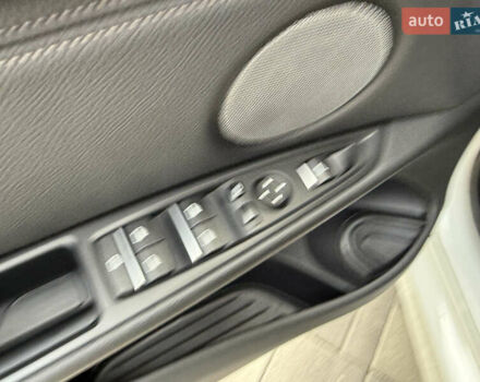 Білий БМВ Х6, об'ємом двигуна 3 л та пробігом 156 тис. км за 27500 $, фото 25 на Automoto.ua