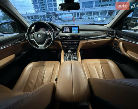 Белый БМВ Х6, объемом двигателя 3 л и пробегом 157 тыс. км за 25999 $, фото 16 на Automoto.ua