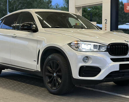 Белый БМВ Х6, объемом двигателя 3 л и пробегом 157 тыс. км за 25999 $, фото 2 на Automoto.ua