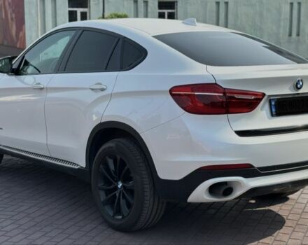 Белый БМВ Х6, объемом двигателя 3 л и пробегом 158 тыс. км за 25000 $, фото 6 на Automoto.ua