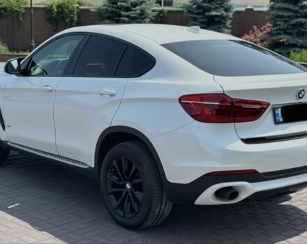 Белый БМВ Х6, объемом двигателя 3 л и пробегом 158 тыс. км за 26500 $, фото 5 на Automoto.ua