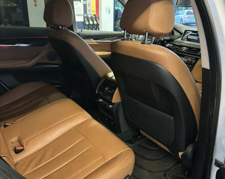 Белый БМВ Х6, объемом двигателя 3 л и пробегом 157 тыс. км за 25999 $, фото 12 на Automoto.ua