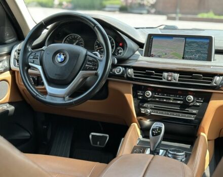 Белый БМВ Х6, объемом двигателя 3 л и пробегом 158 тыс. км за 26500 $, фото 13 на Automoto.ua