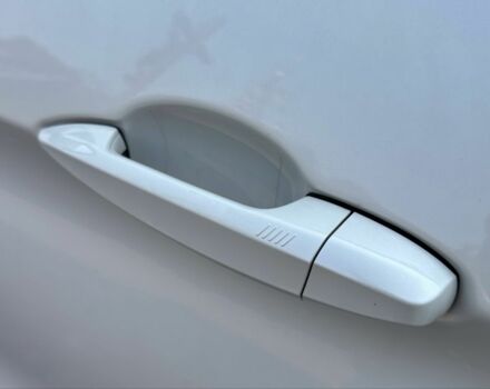 Белый БМВ Х6, объемом двигателя 3 л и пробегом 158 тыс. км за 25000 $, фото 21 на Automoto.ua