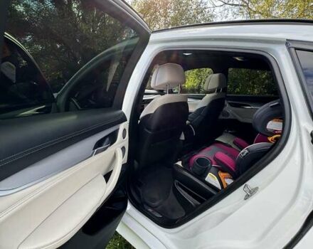 Белый БМВ Х6, объемом двигателя 3 л и пробегом 102 тыс. км за 51999 $, фото 18 на Automoto.ua