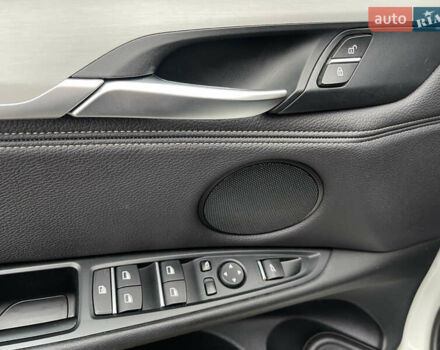 Білий БМВ Х6, об'ємом двигуна 2.99 л та пробігом 214 тис. км за 42000 $, фото 27 на Automoto.ua