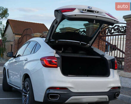 Білий БМВ Х6, об'ємом двигуна 2.99 л та пробігом 141 тис. км за 39600 $, фото 70 на Automoto.ua