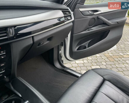 Білий БМВ Х6, об'ємом двигуна 2.99 л та пробігом 214 тис. км за 42000 $, фото 26 на Automoto.ua