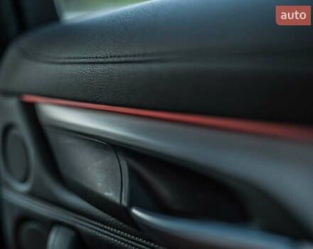 Белый БМВ Х6, объемом двигателя 3 л и пробегом 300 тыс. км за 33549 $, фото 11 на Automoto.ua