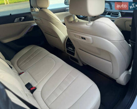 Белый БМВ Х6, объемом двигателя 3 л и пробегом 105 тыс. км за 58000 $, фото 14 на Automoto.ua
