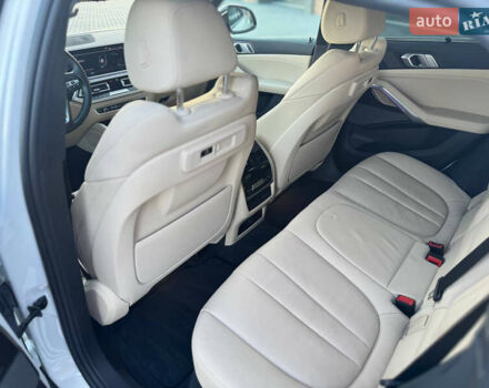 Белый БМВ Х6, объемом двигателя 3 л и пробегом 105 тыс. км за 58000 $, фото 13 на Automoto.ua