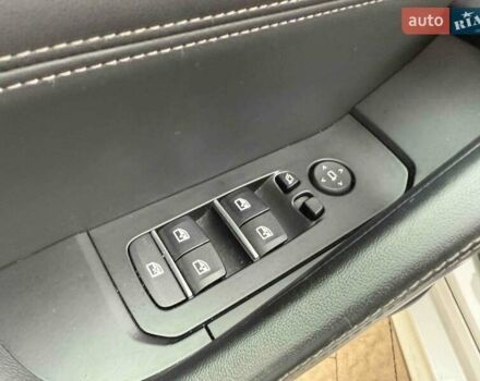 Білий БМВ Х6, об'ємом двигуна 3 л та пробігом 36 тис. км за 79900 $, фото 16 на Automoto.ua