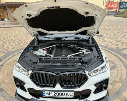 Білий БМВ Х6, об'ємом двигуна 3 л та пробігом 85 тис. км за 71000 $, фото 40 на Automoto.ua