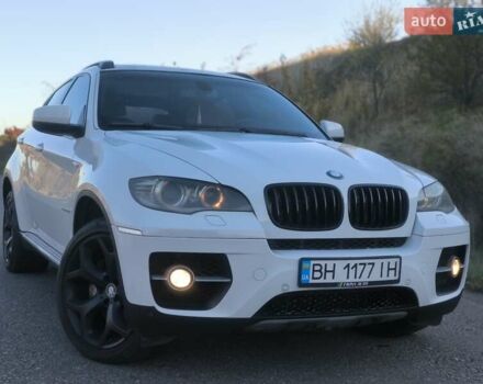 Белый БМВ Х6, объемом двигателя 4.4 л и пробегом 165 тыс. км за 11900 $, фото 1 на Automoto.ua