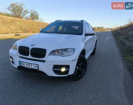 Белый БМВ Х6, объемом двигателя 4.4 л и пробегом 165 тыс. км за 10900 $, фото 1 на Automoto.ua